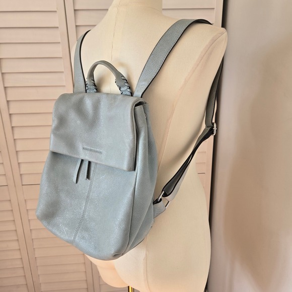 heshel bag rain repellant City Backpack Weather Resistant Ladies Work Backpack - SUPER_MODEL: 350371 This roomy backpack has Color:Deep Turquoise/532